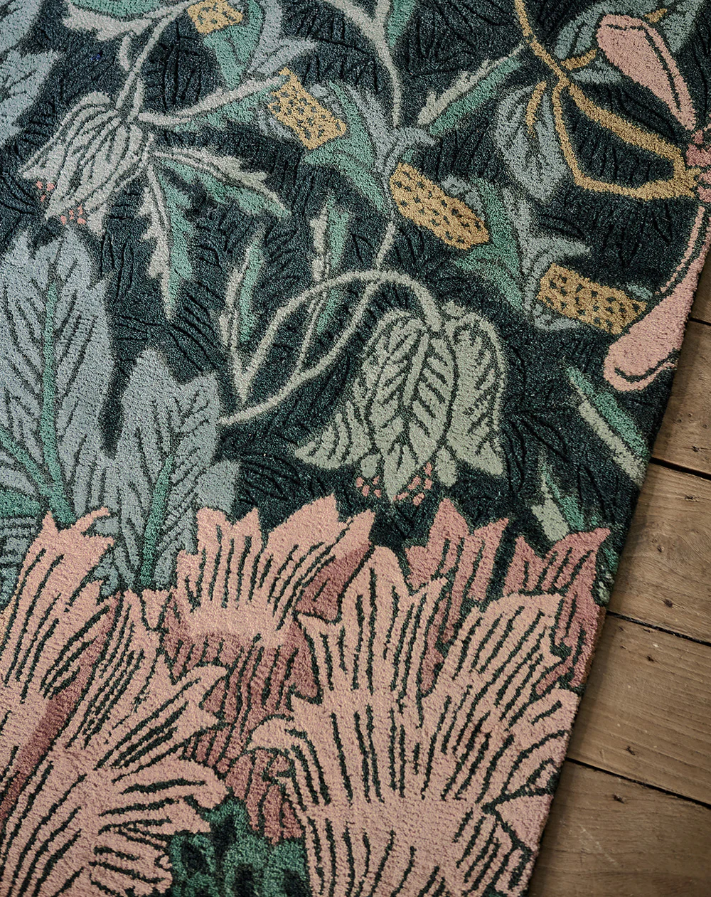 Dywan wełniany HONEYSUCKLE & TULIP TEAL ciemnozielony z różowym - Image 4