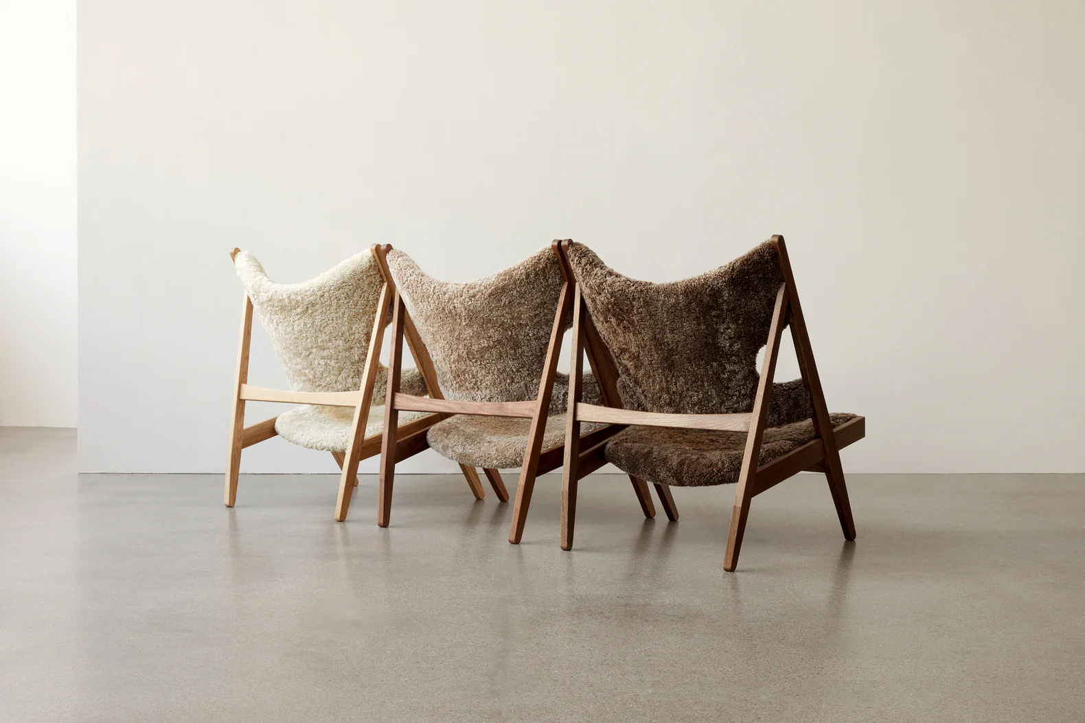 Fotel KNITTING skóra owcza z dębową podstawą - Image 14