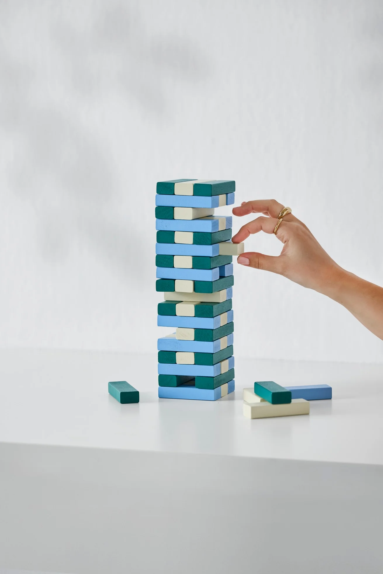 Gra strategiczna yenga TUMBLING TOWER niebieski z zielonym - Image 2