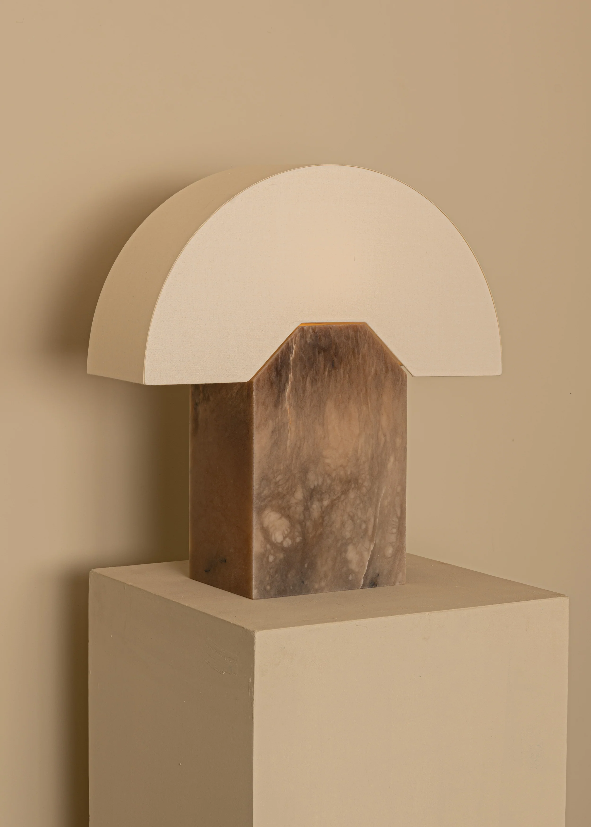 Lampa stołowa EDNA ciemny beżowy alabaster - Image 3