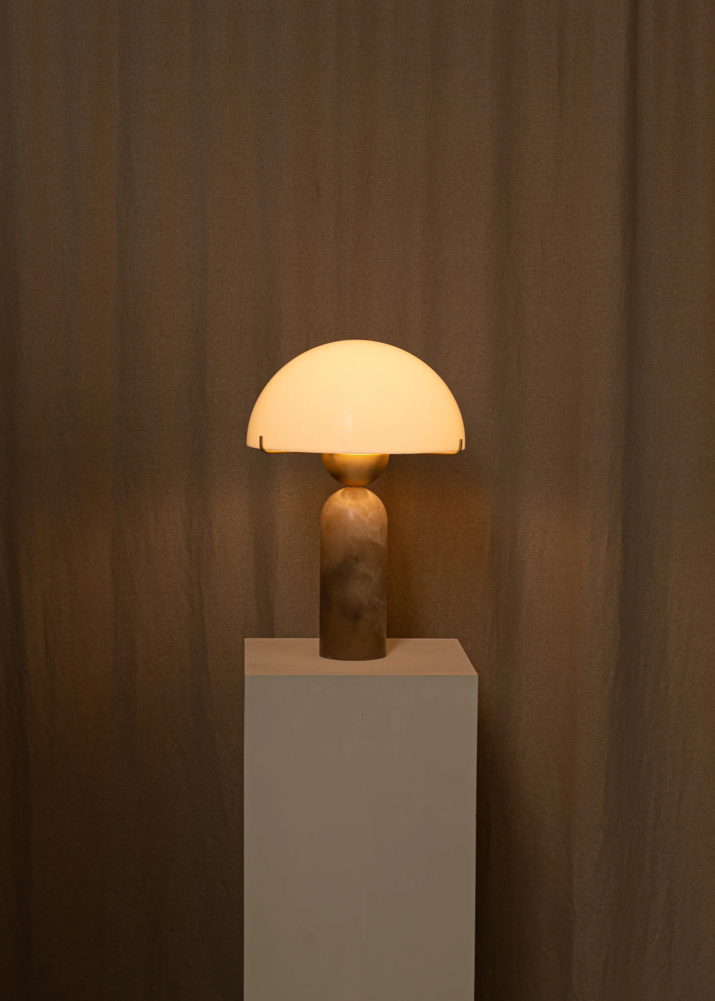 Lampa stołowa PEONO ciemnobeżowy alabaster - Image 4