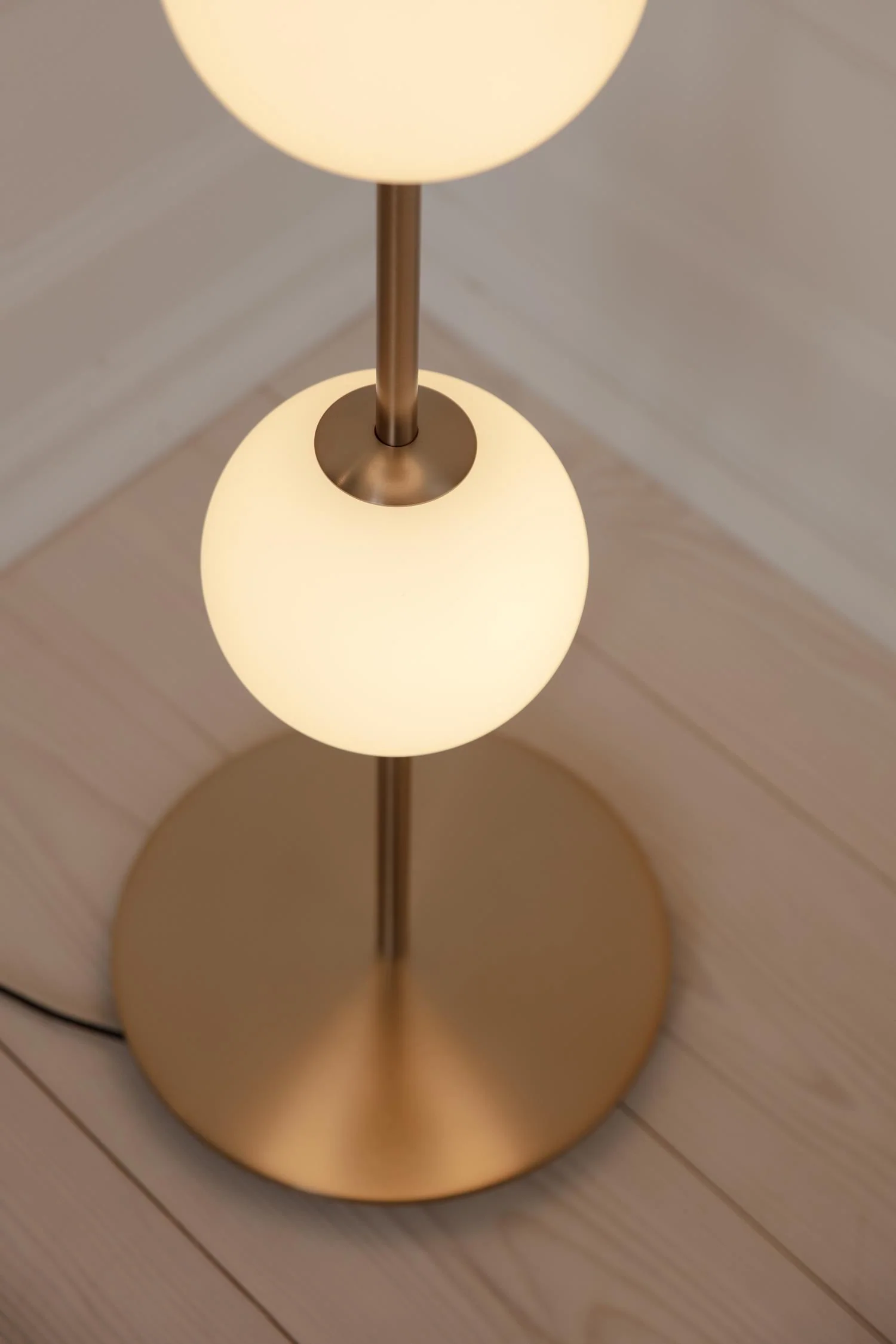 Lampa podłogowa AUDREY biały ze złotą wstawką - Image 6