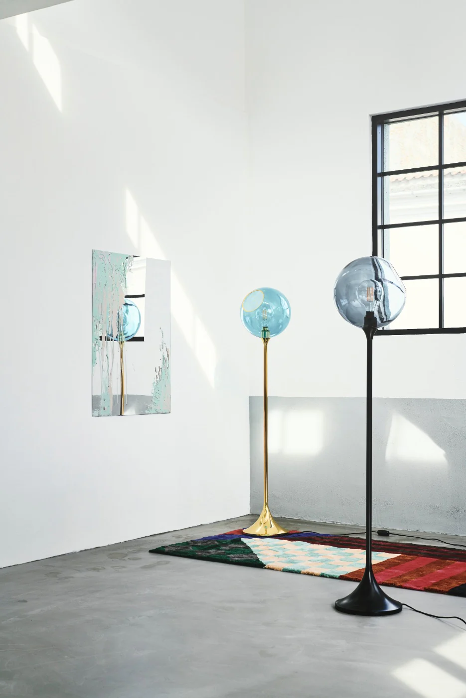 Lampa podłogowa BALLROOM błękitny ze złotą podstawą - Image 2