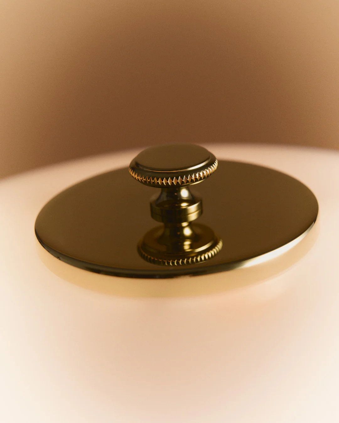 Lampa przenośna PH 2/1 biały z mosiężną podstawą - Image 5