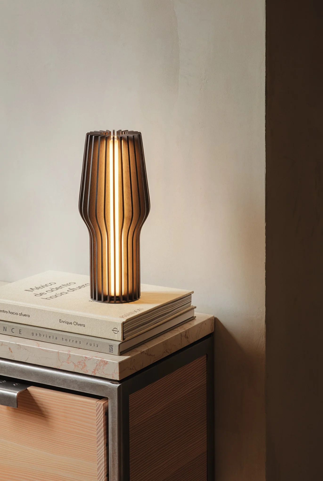 Lampa przenośna RADIANT czarny - Image 8