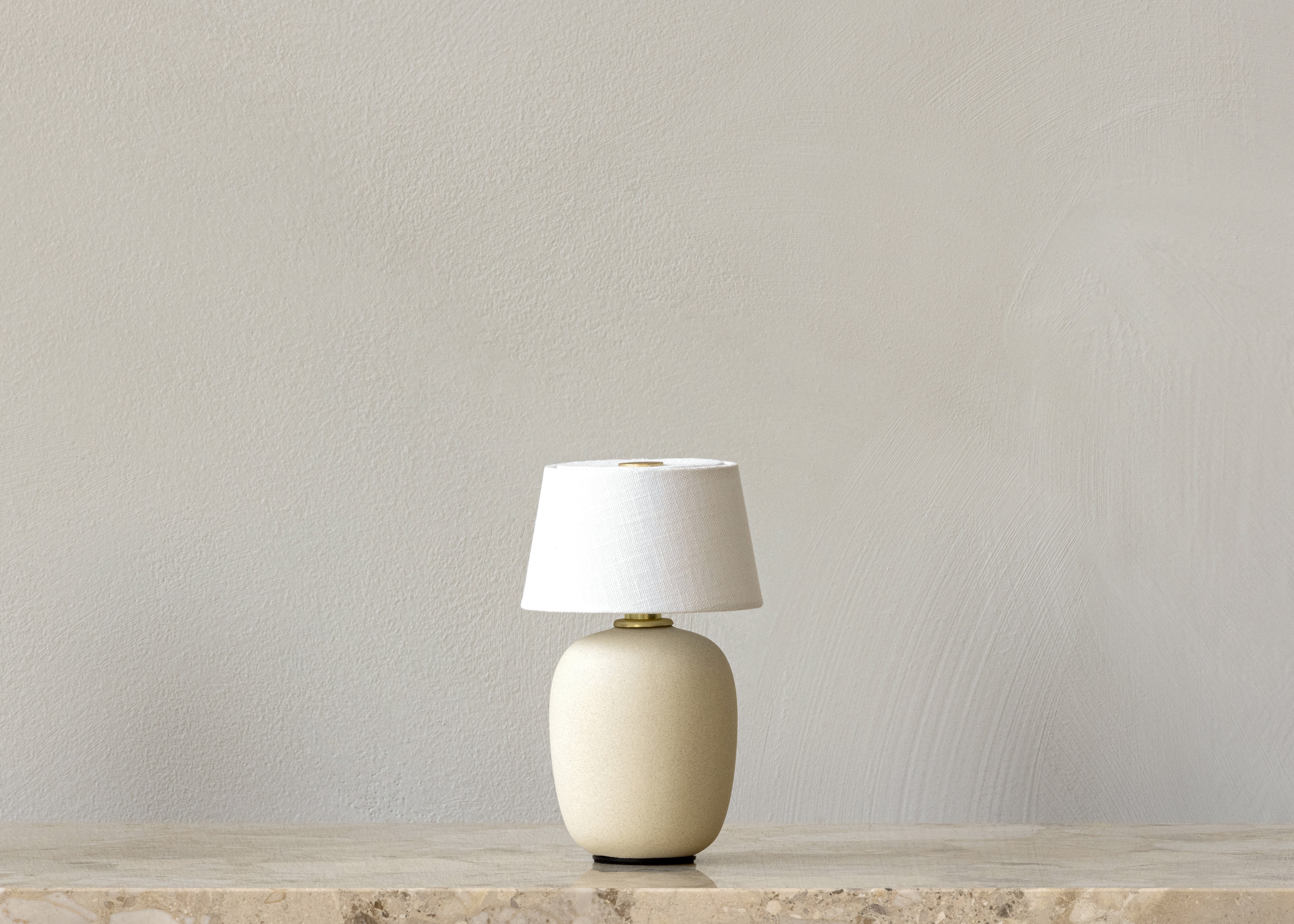 Lampa przenośna TORSO piaskowa ceramika z białym kloszem - Image 7