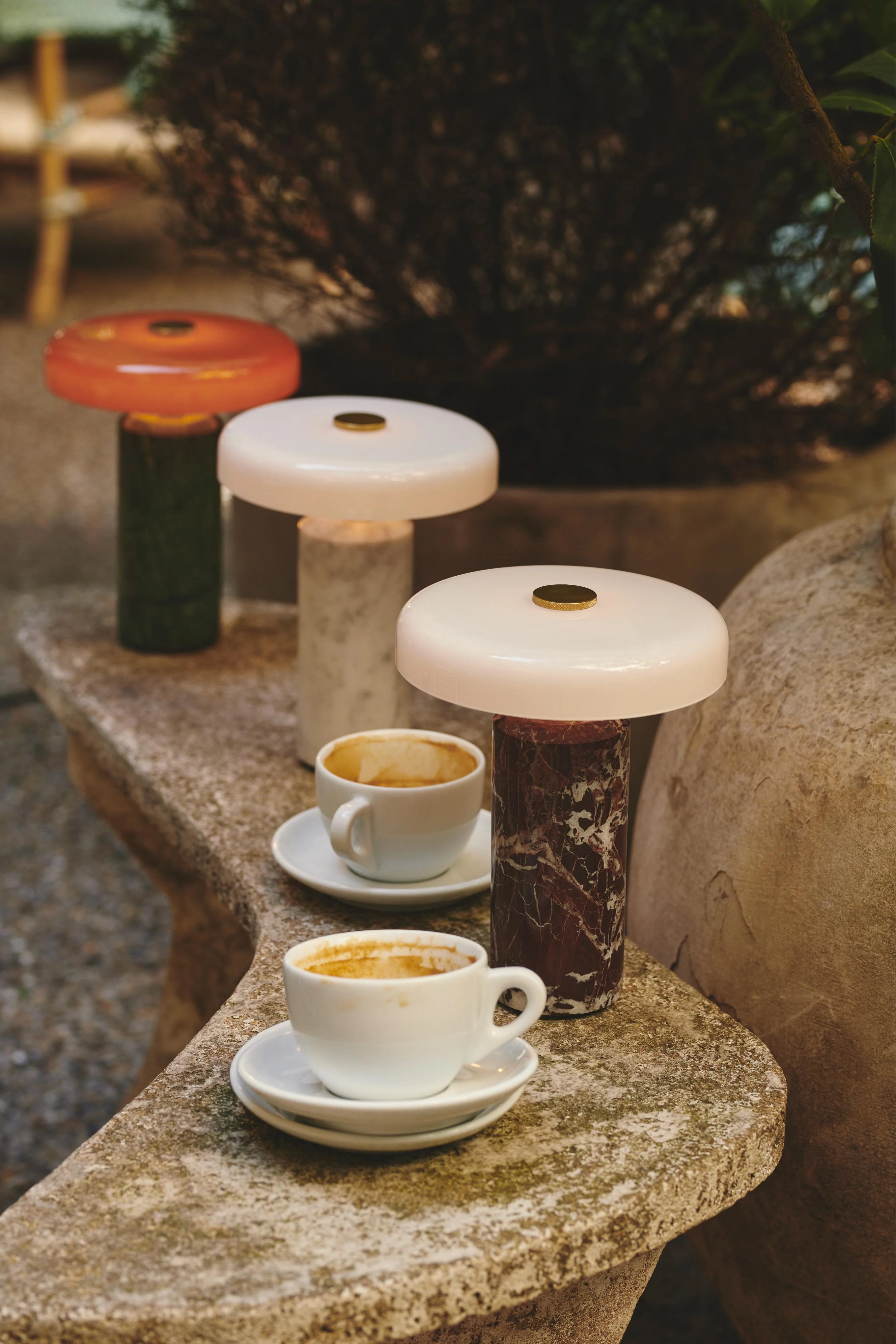 Lampa przenośna TRIP burgundowy marmur z mlecznobiałym szkłem - Image 10