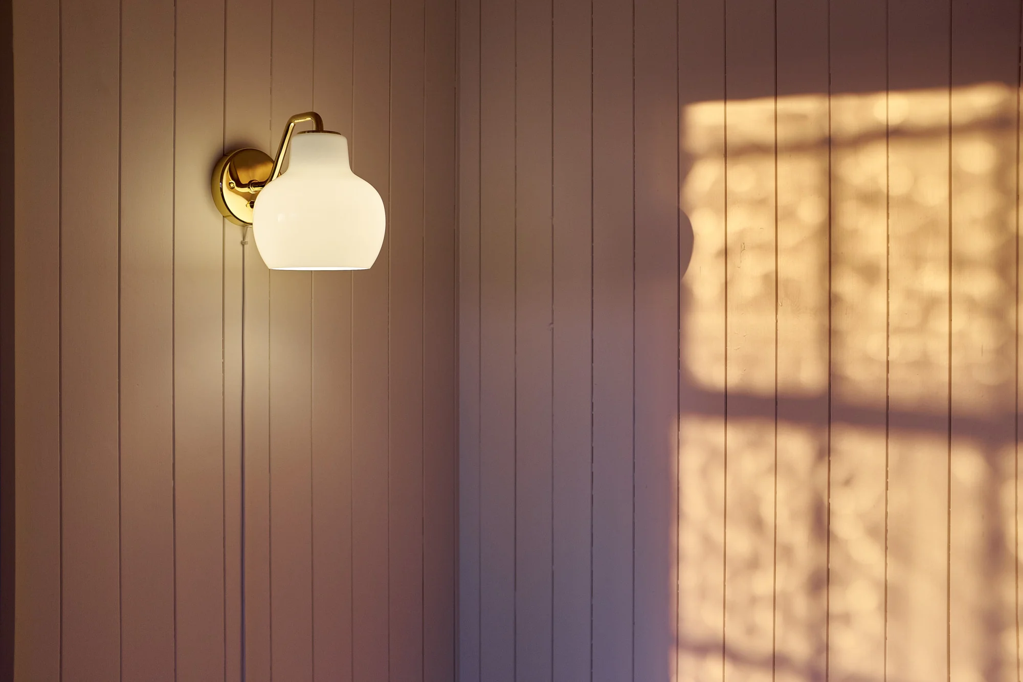 Lampa ścienna VL RING CROWN 1 biały z mosiężną podstawą - Image 10