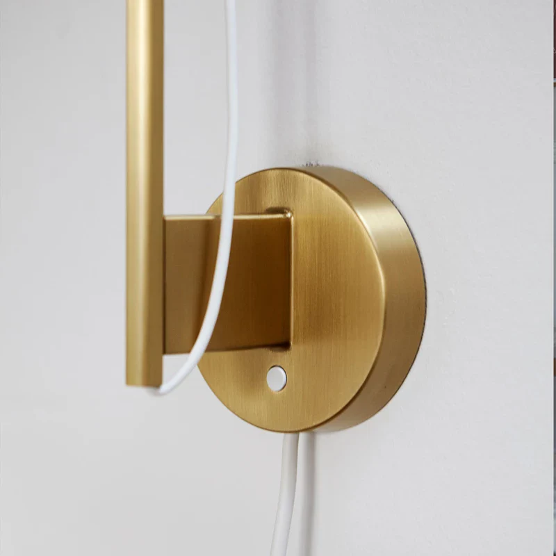 Lampa ścienna YUH biały z mosiężną podstawą - Image 3