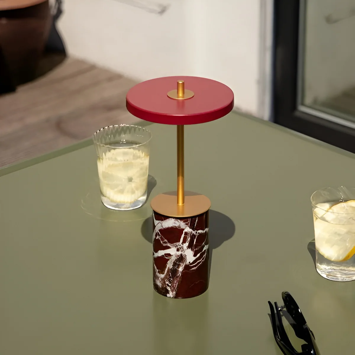Lampa stołowa ASTERIA MOVE MINI czerwony marmur ze złotą wstawką - Image 7