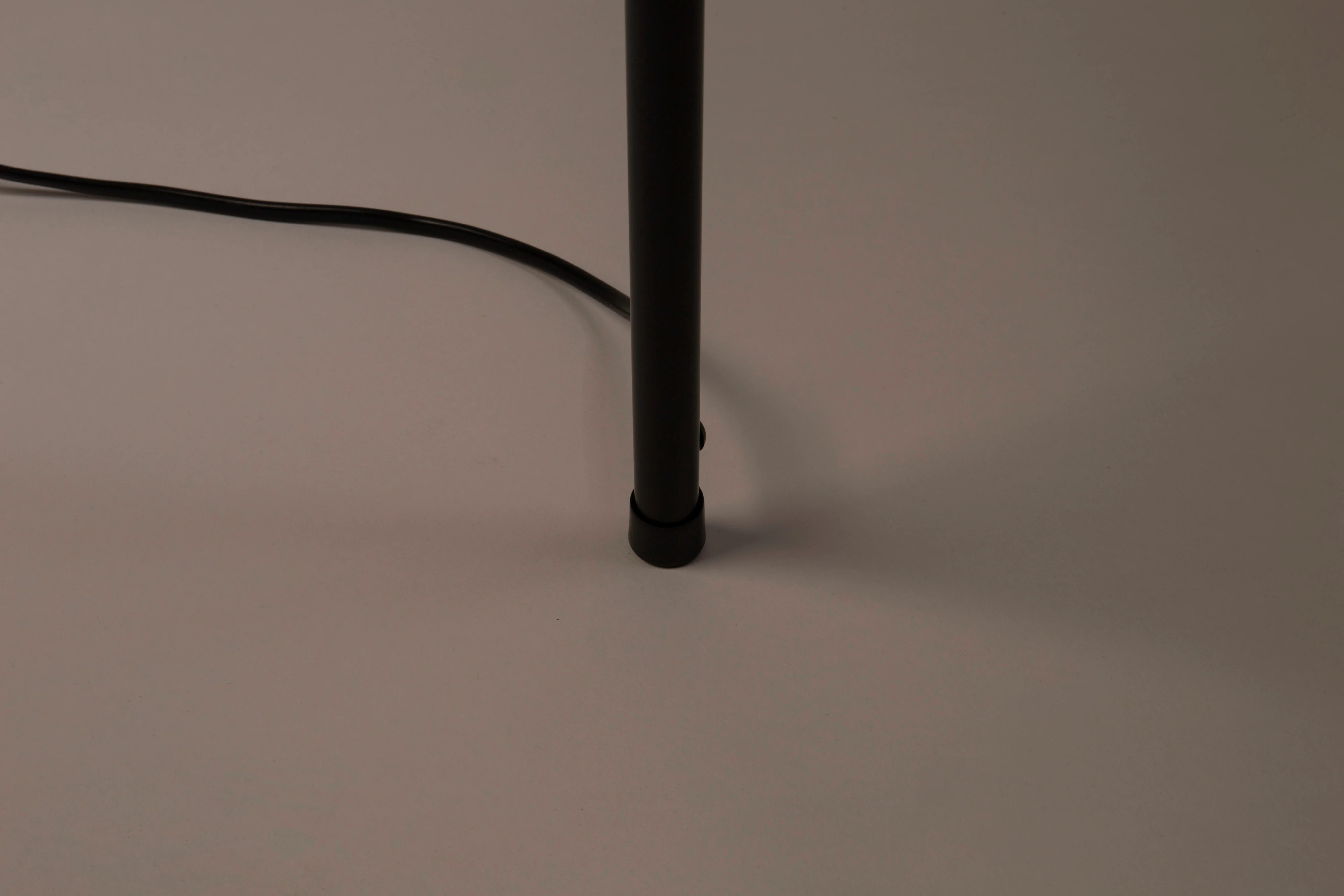Lampa stołowa WOODLAND fornir jesionowy z czarną podstawą - Image 5