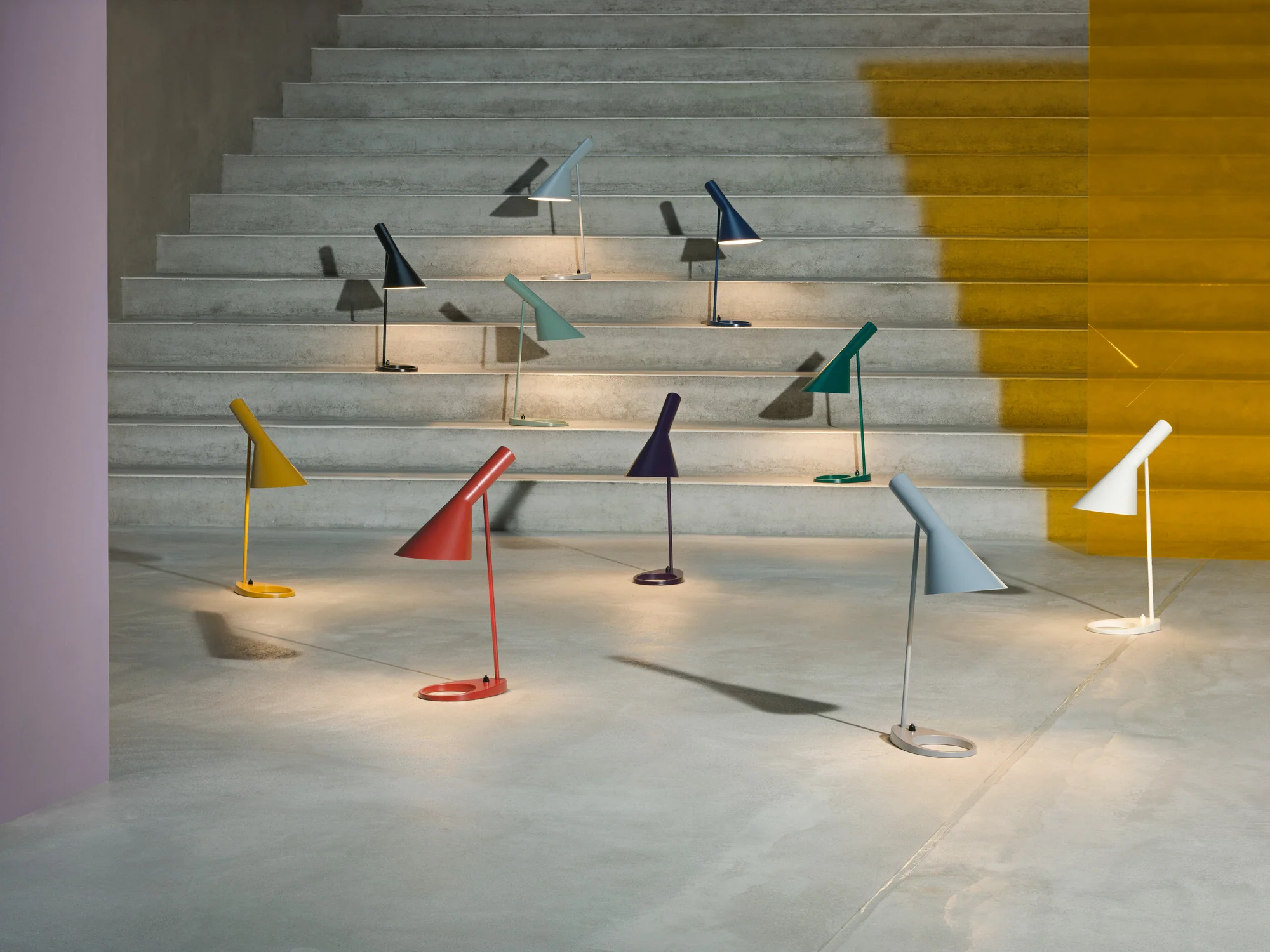 Lampa stołowa AJ ciepły szary - Image 2