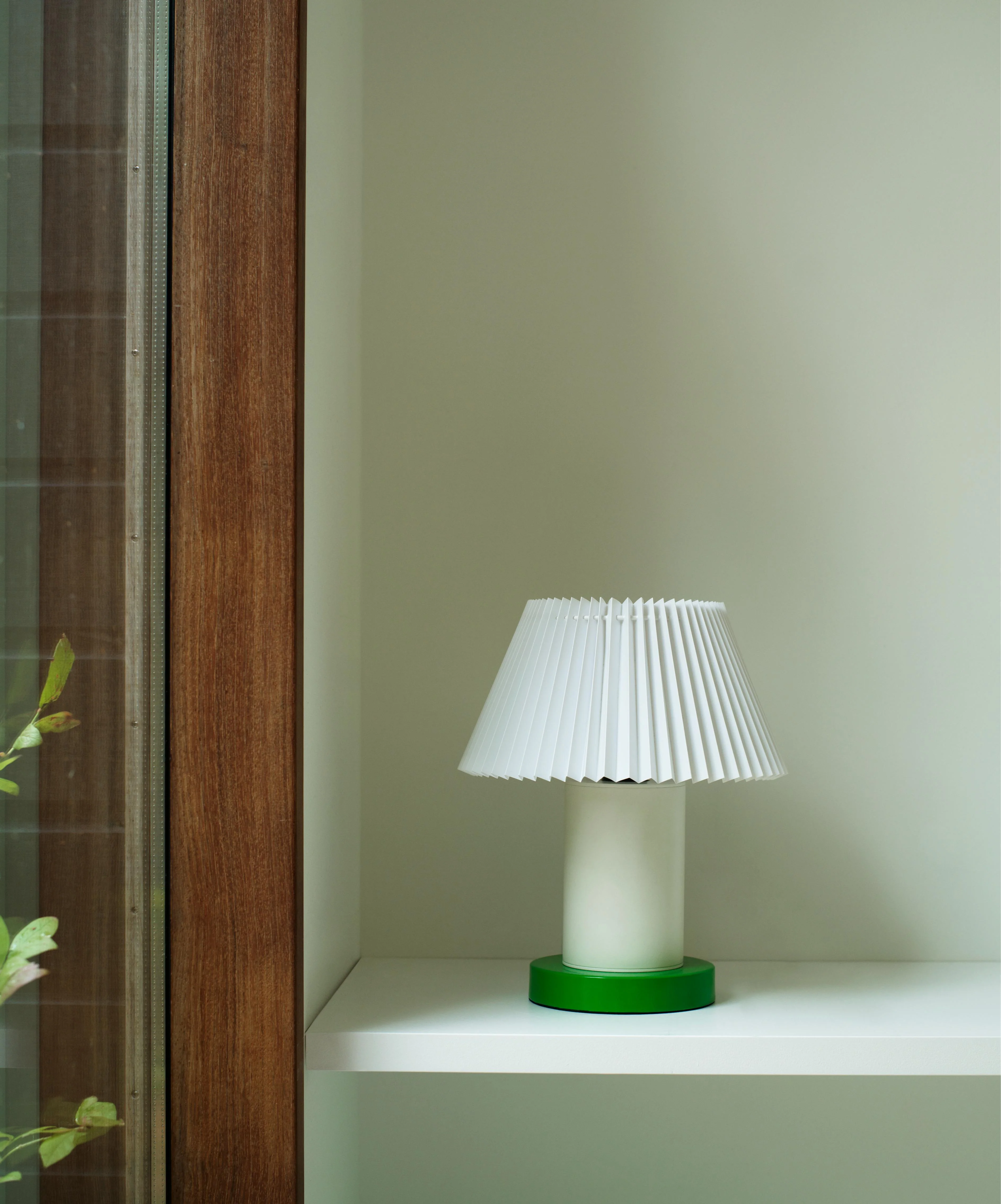 Lampa stołowa CELLU biały z zieloną podstawą - Image 5
