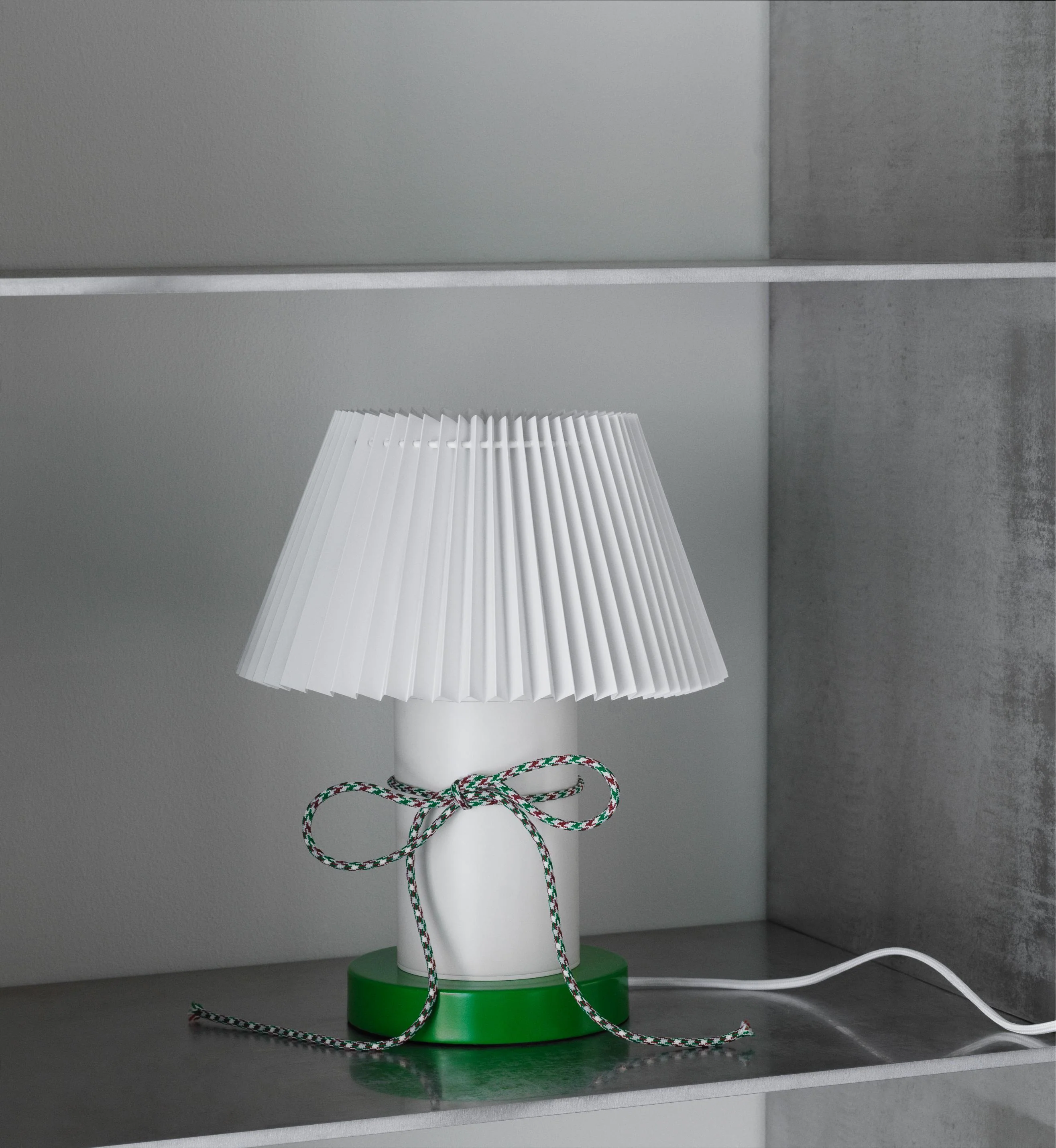 Lampa stołowa CELLU biały z zieloną podstawą - Image 8