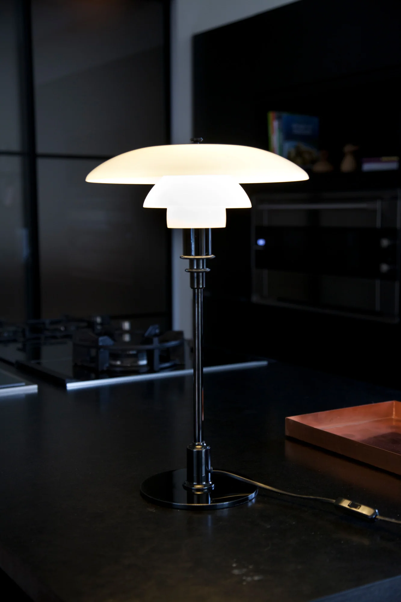 Lampa stołowa PH 3/2 biały z chromowaną podstawą - Image 6