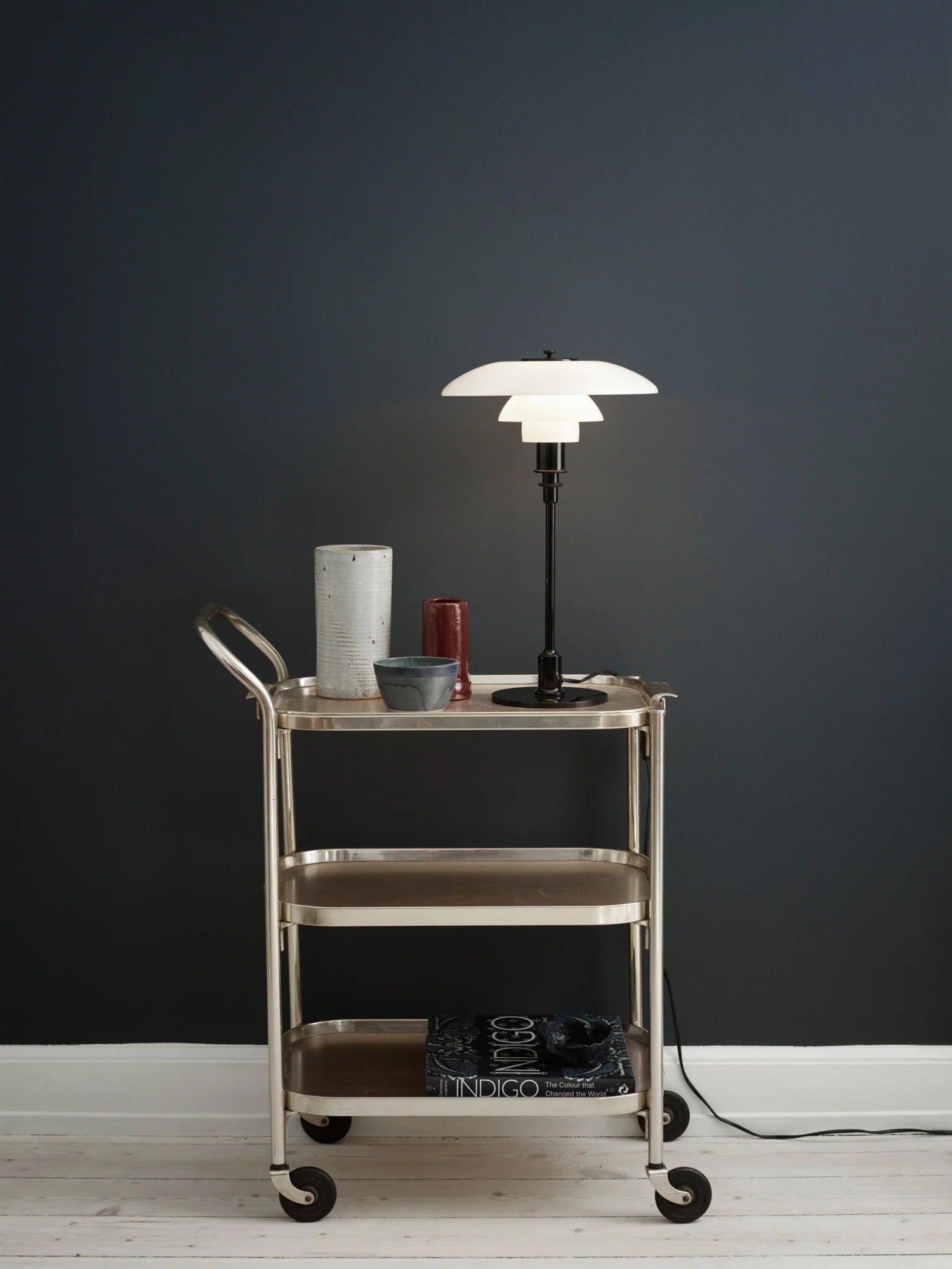 Lampa stołowa PH 3/2 biały z czarną podstawą - Image 4