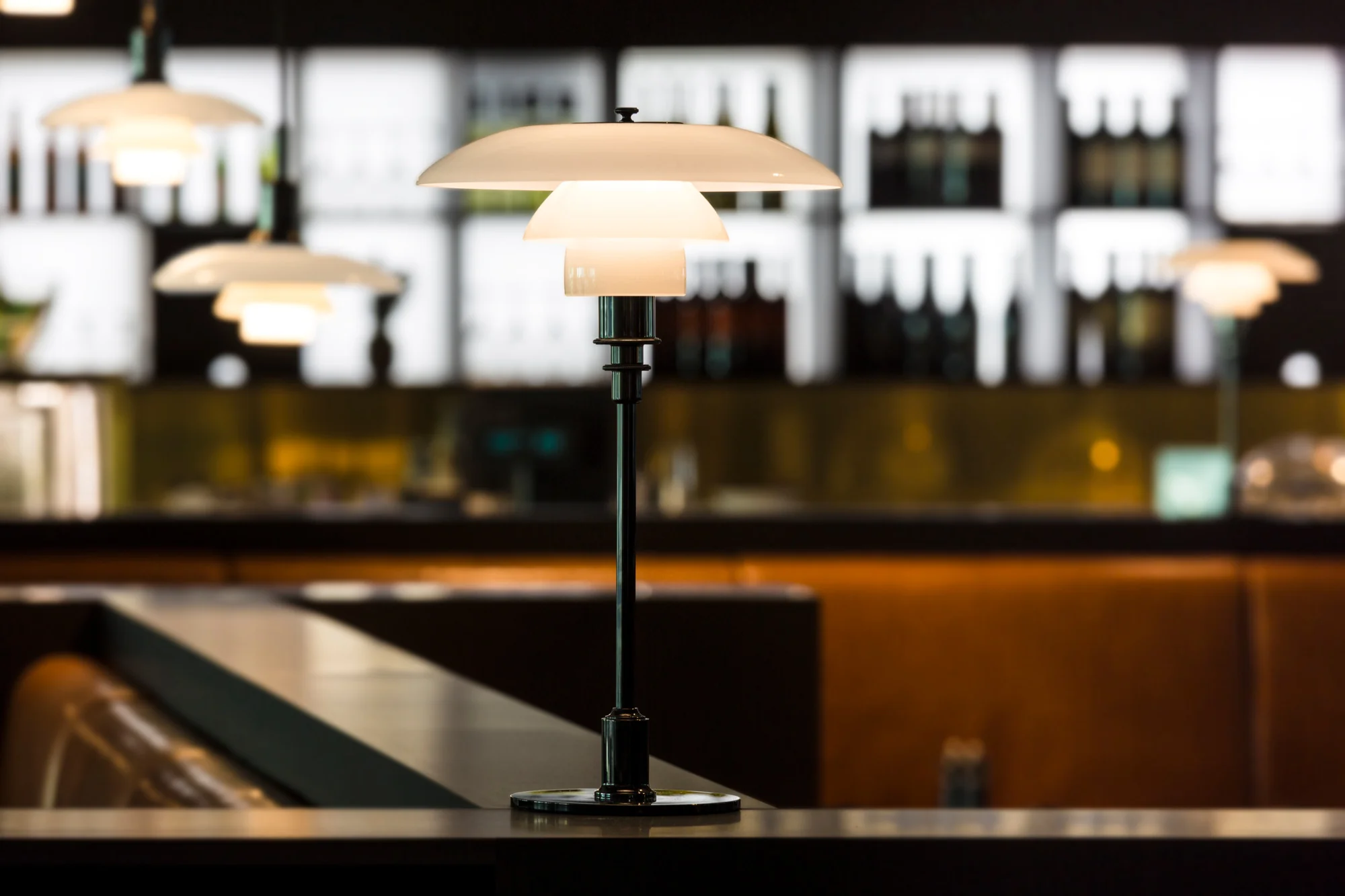 Lampa stołowa PH 3/2 biały z czarną podstawą - Image 8