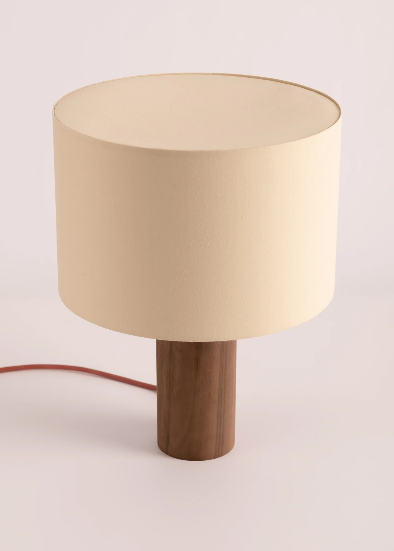 Lampa stołowa PIPITO drewno orzechowe - Image 3