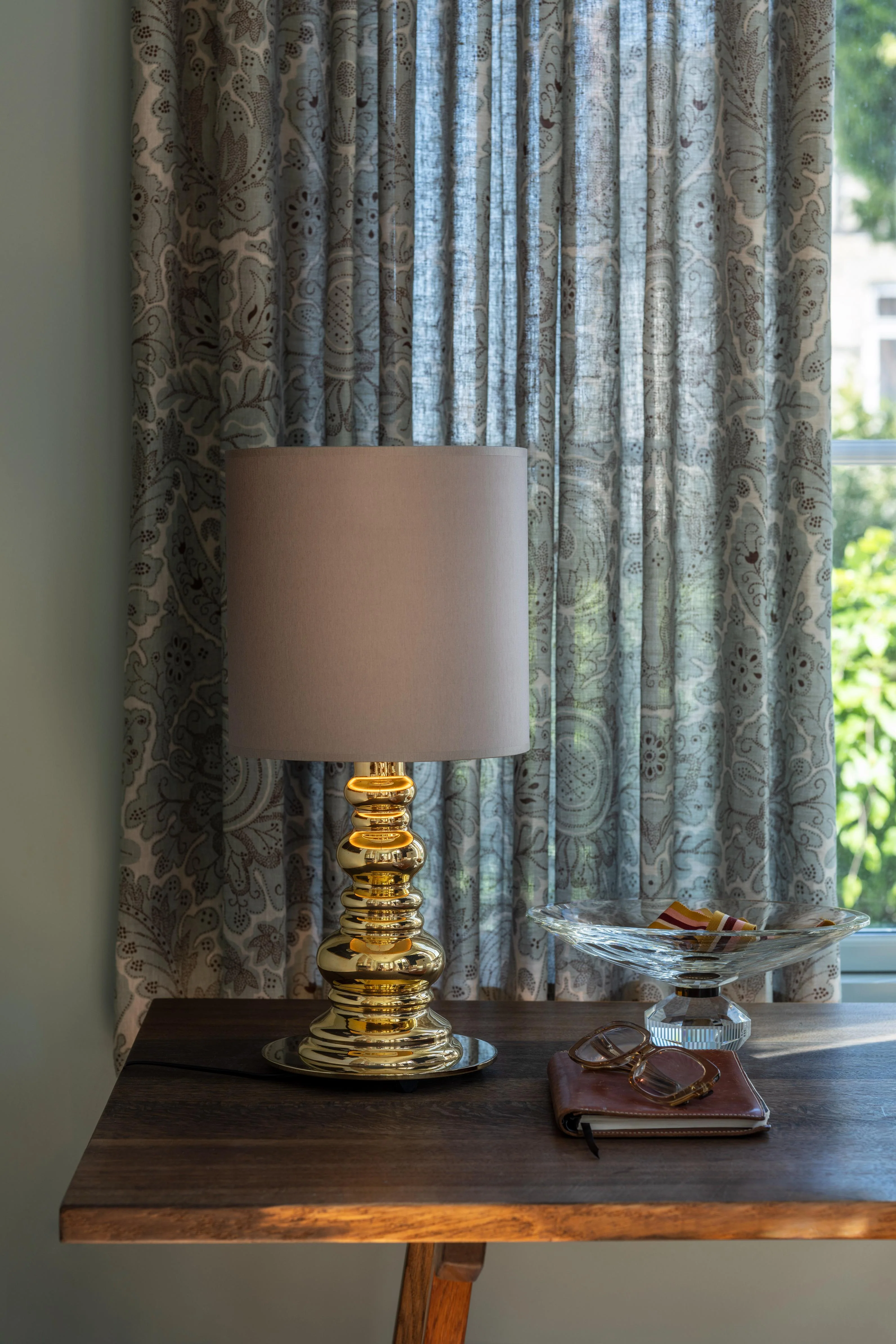 Lampa stołowa PUNK DELUXE szary ze złotą podstawą - Image 2