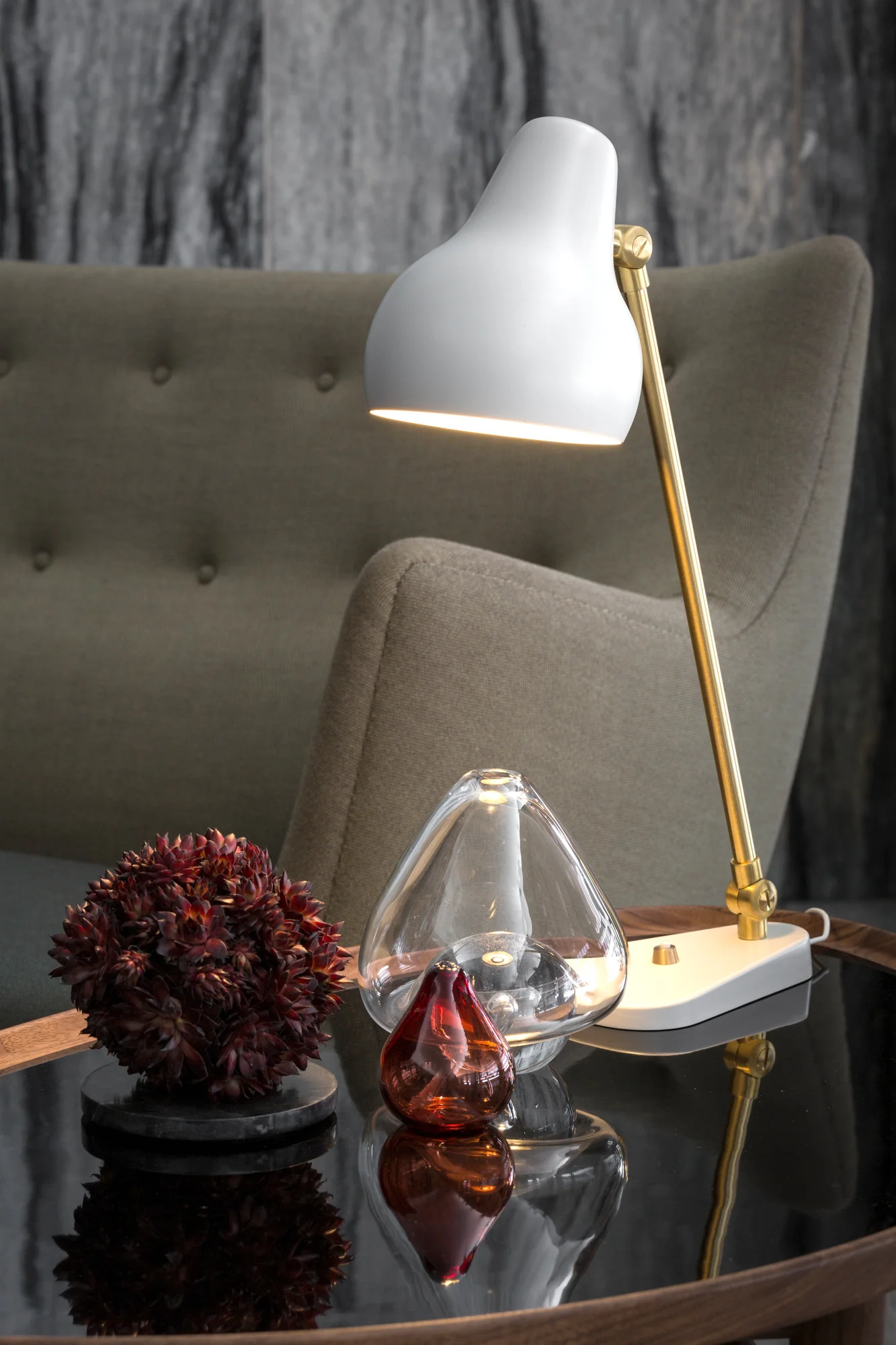Lampa stołowa VL 38 biały ze złotym wykończeniem - Image 11