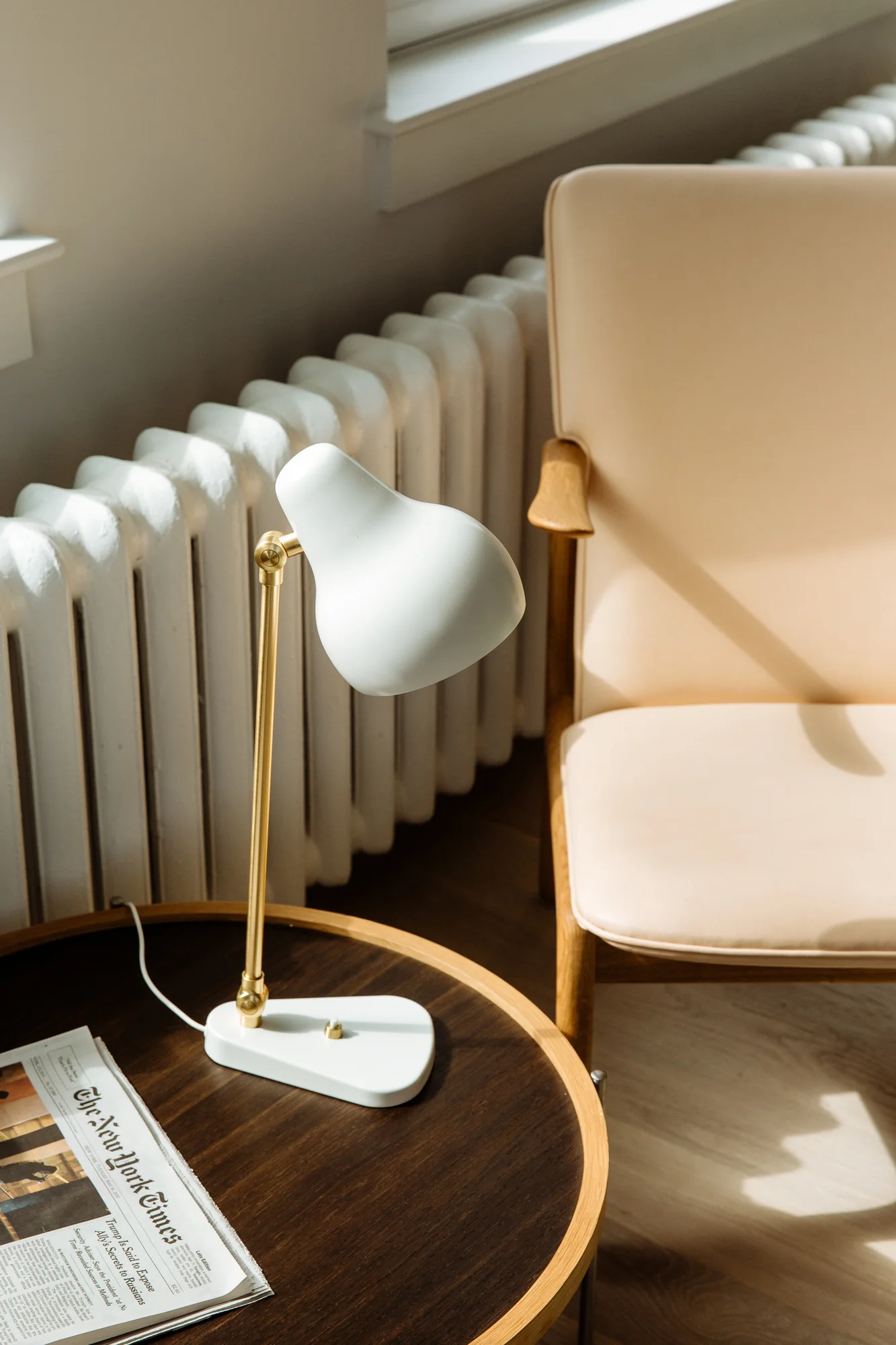 Lampa stołowa VL 38 biały ze złotym wykończeniem - Image 8