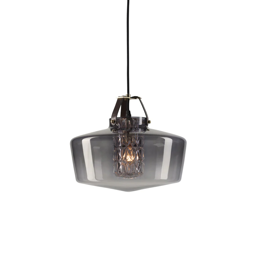Lampa wisząca ADDICTED TO US dymione szkło z koniakową skórą