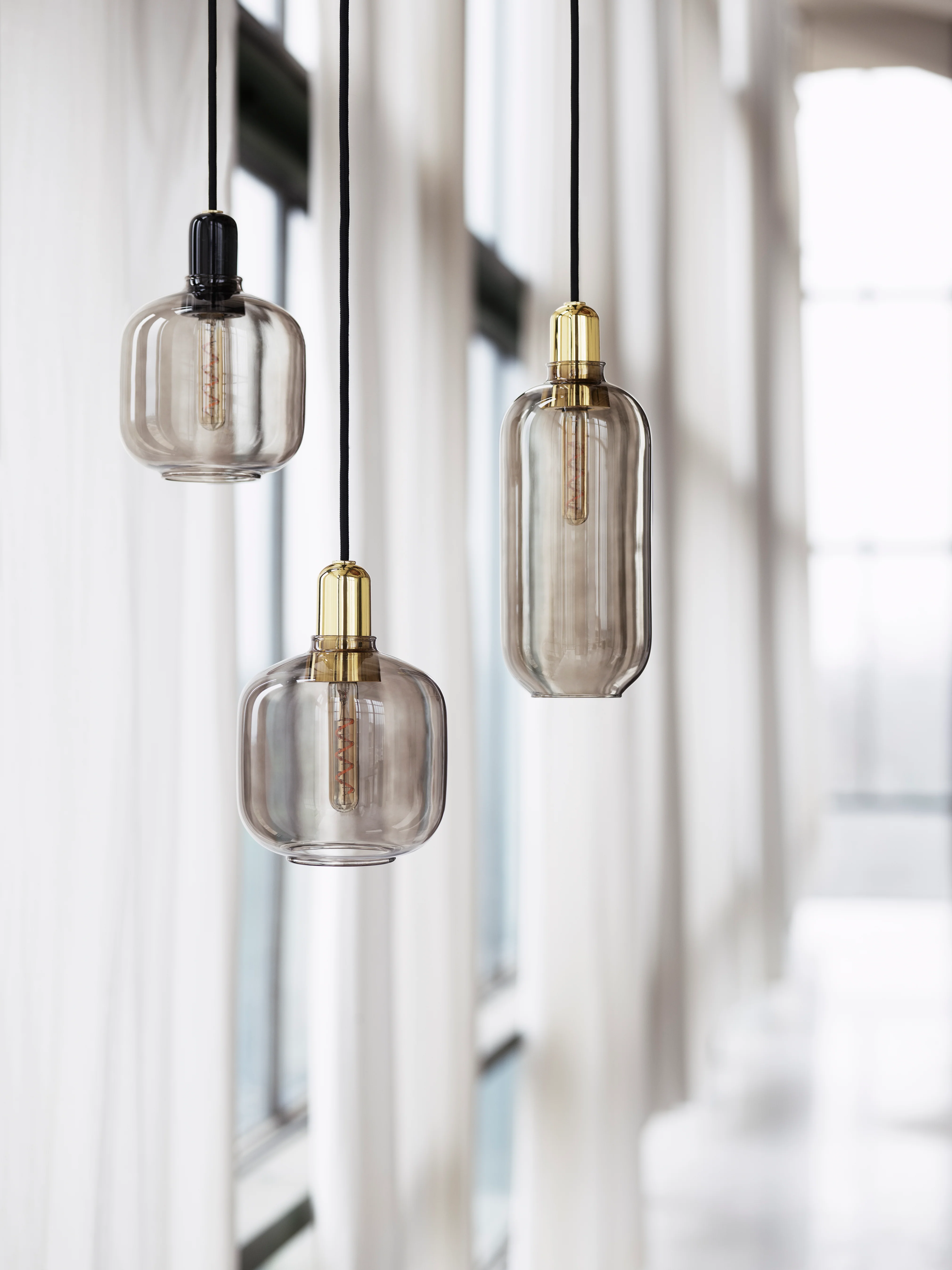 Lampa wisząca AMP szkło dymione ze złotym wykończeniem - Image 5