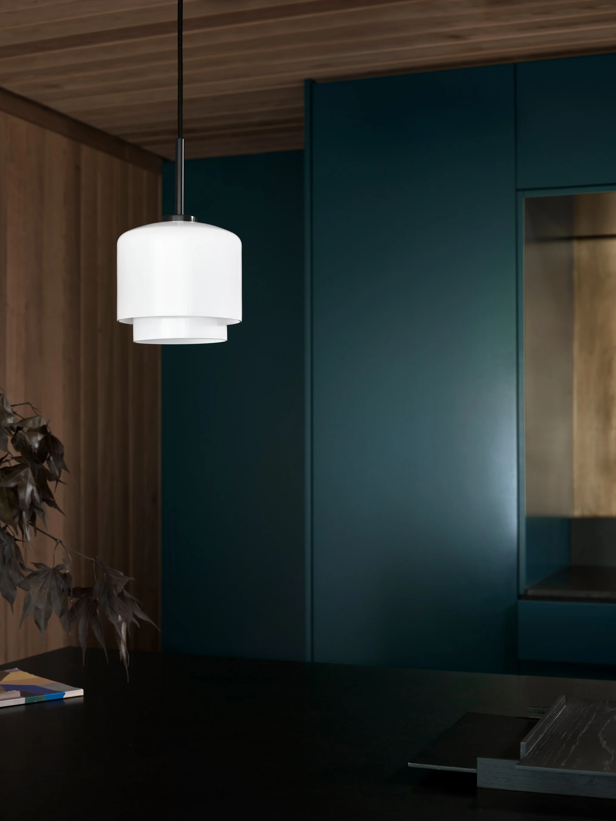 Lampa wisząca MEGUMI biały z czarnym wykończeniem - Image 2