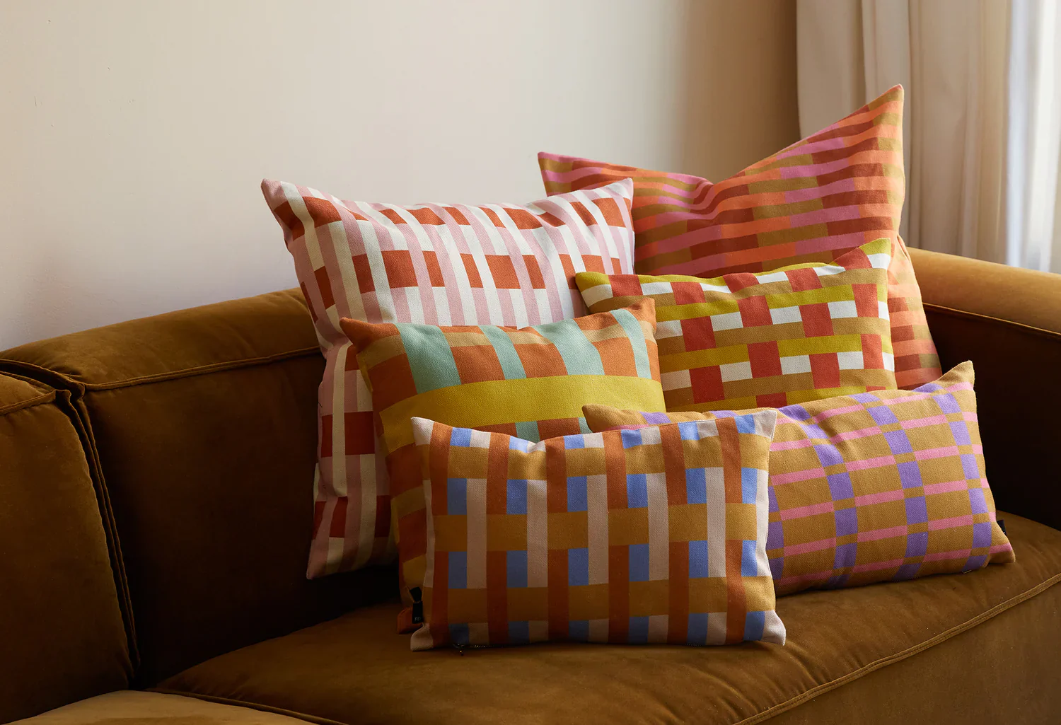 Poduszka STRIPES AND CHECKS piaskowy z żółtym - Image 2
