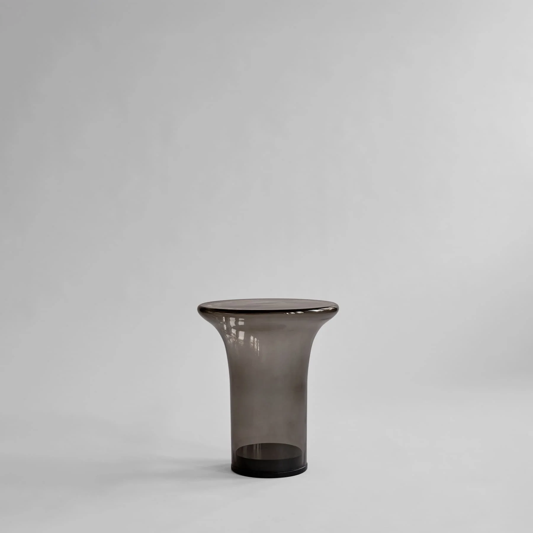 Stolik boczny TRUMPET dymione szkło - Image 3
