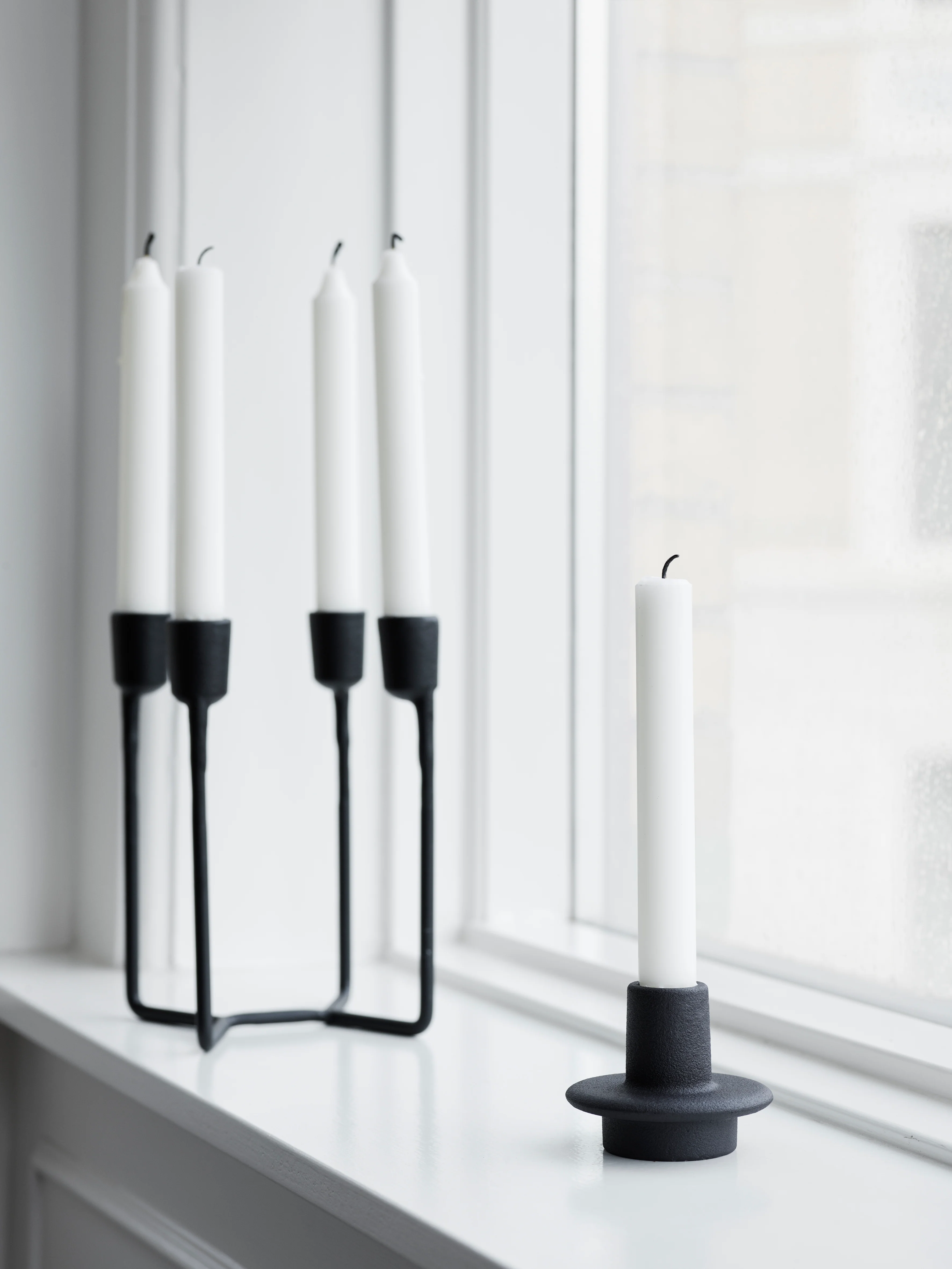 Świecznik czteroramienny HEIMA CANDLESTICK czarne żeliwo - Image 6