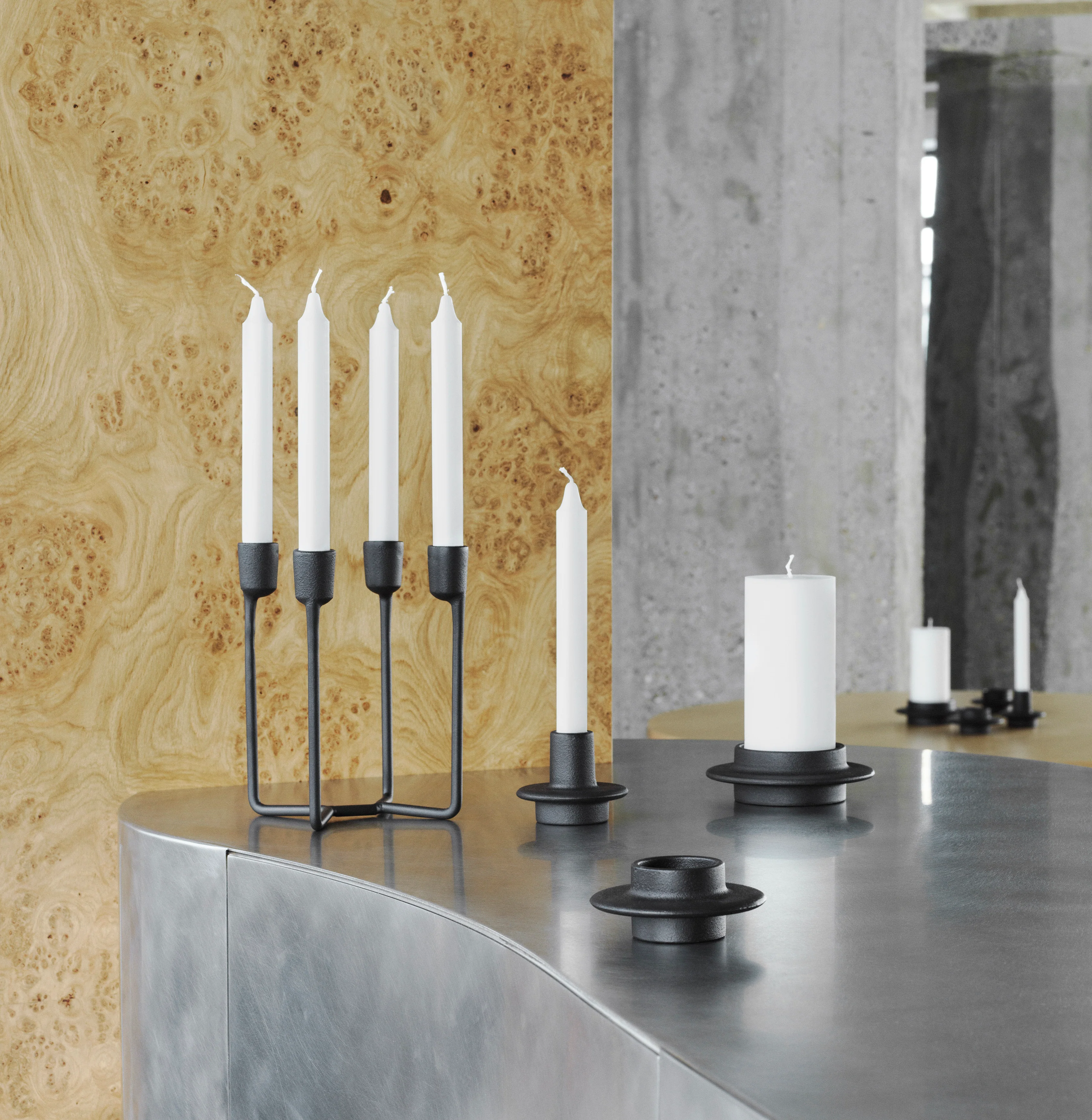 Świecznik czteroramienny HEIMA CANDLESTICK czarne żeliwo - Image 9