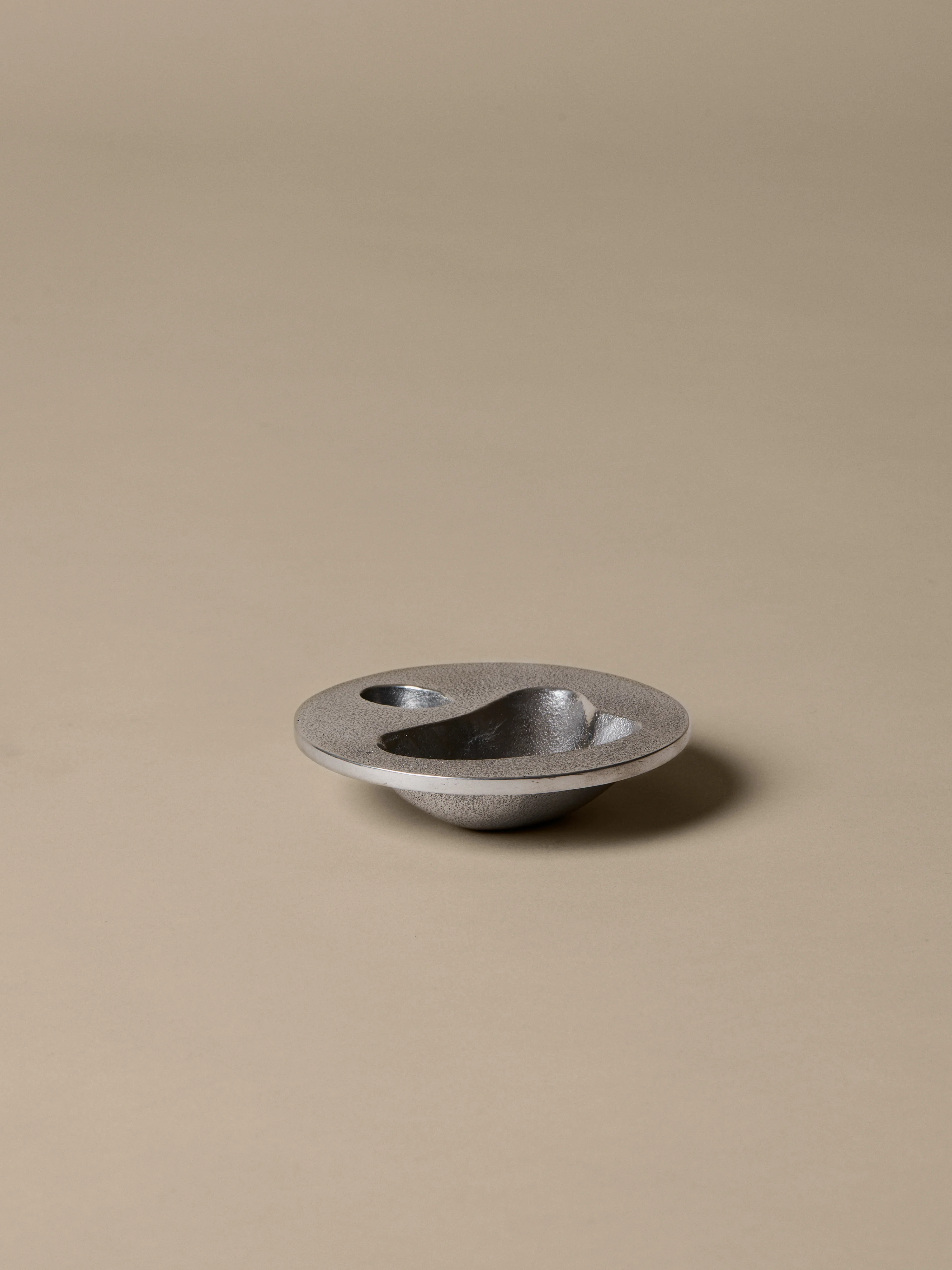 Talerz dekoracyjny NICHE PIECE aluminium - Image 3