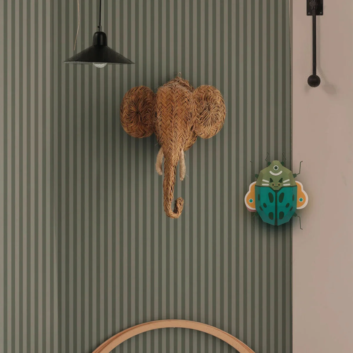 Tapeta flizelinowa w paski STRIPE FOREST SAGE leśny zielony