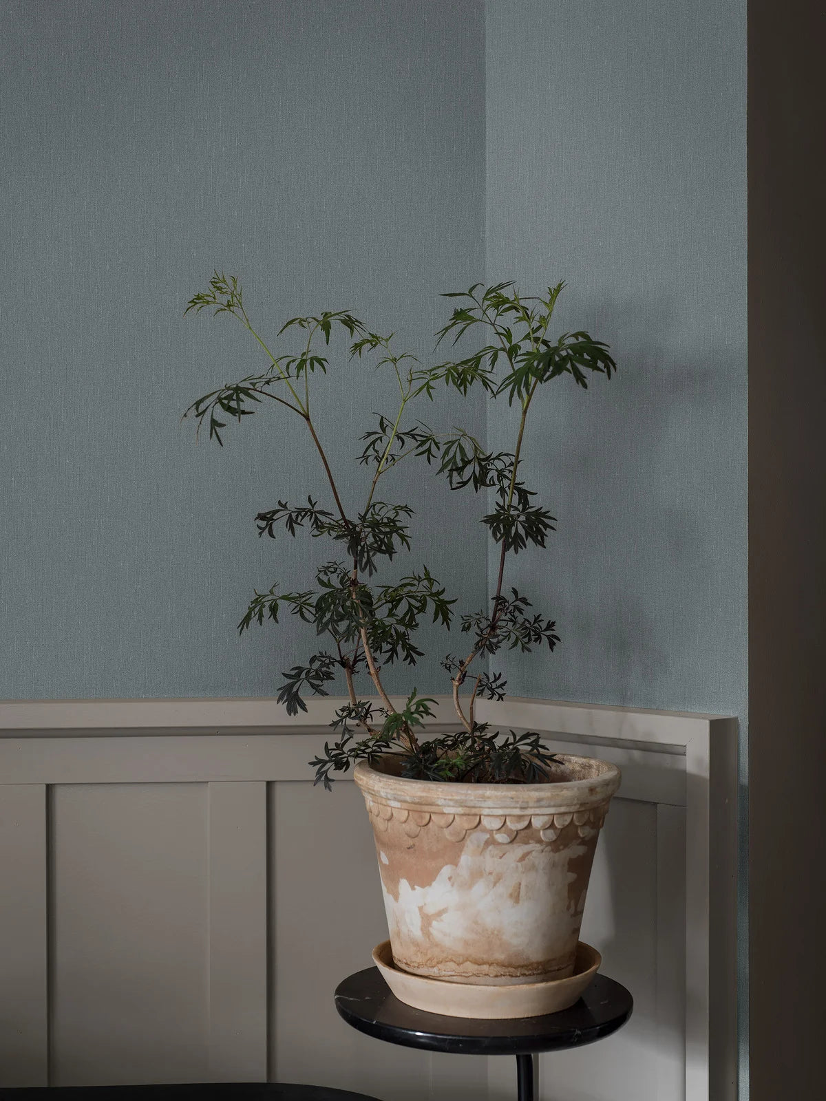 Tapeta strukturalna imitująca len LINEN - DUSTY DENIM zgaszony niebieski - Image 3