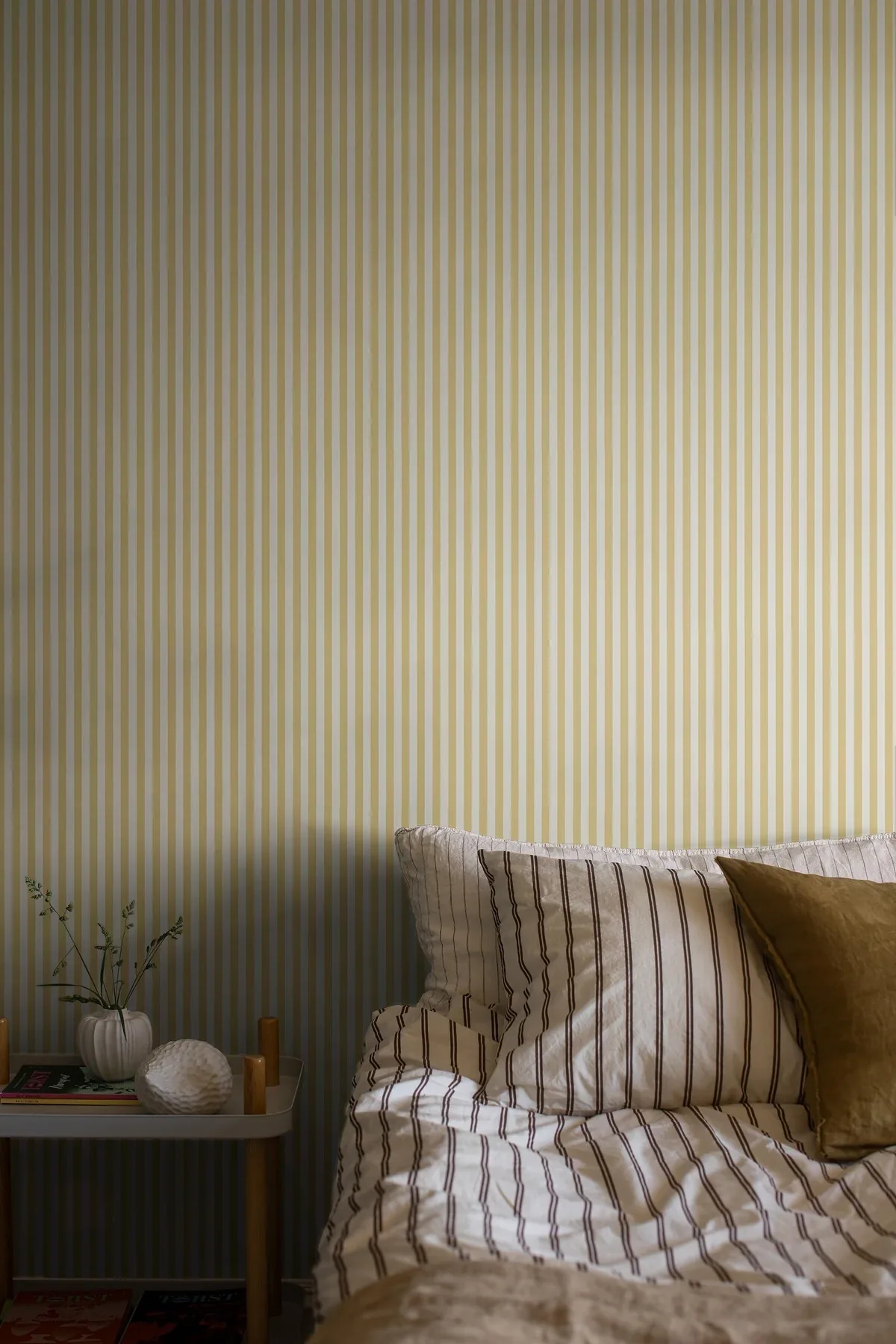 Tapeta ze wzorem w paski MÖLLE STRIPE żółty z białym - Image 2