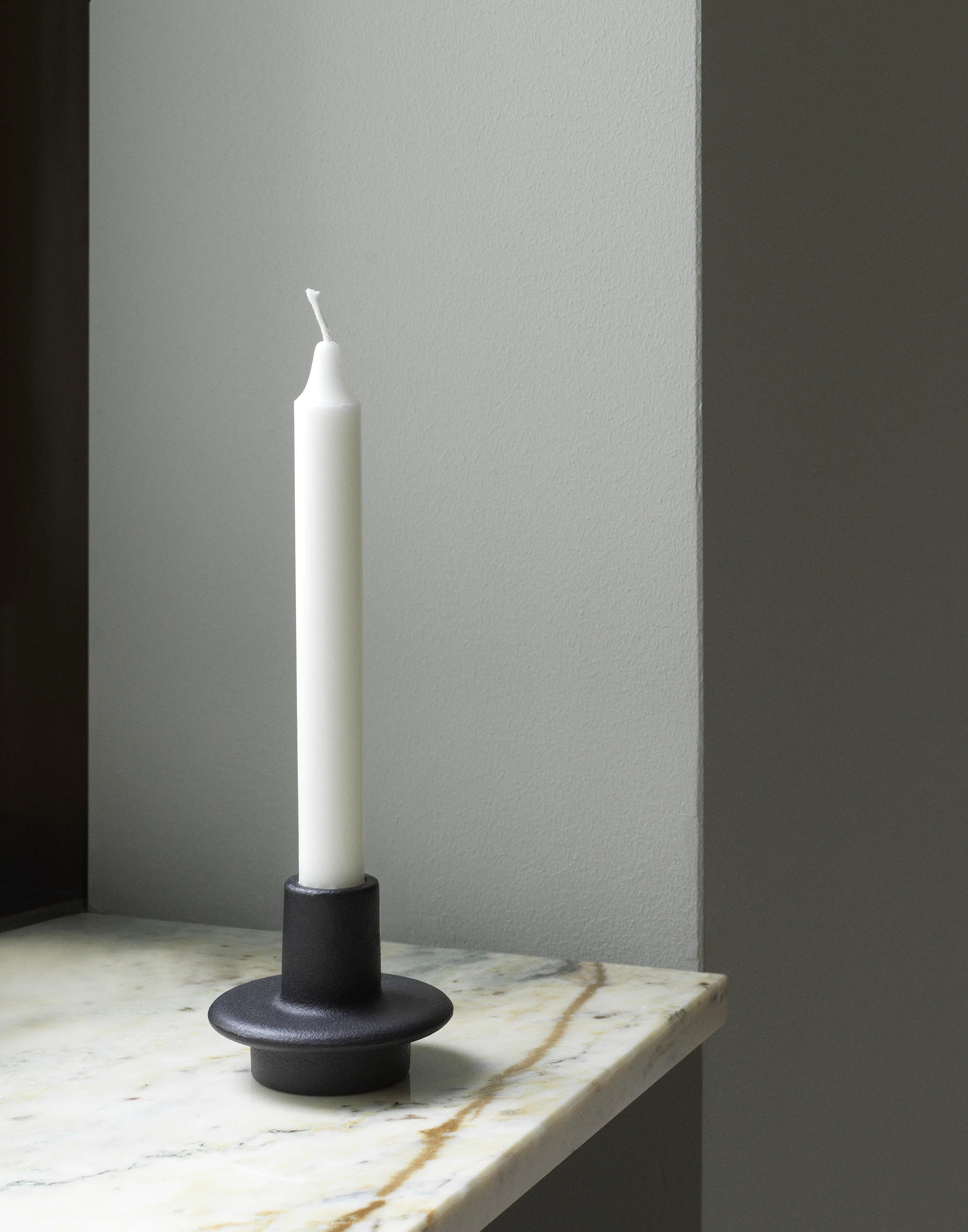 Świecznik HEIMA CANDLESTICK czarne żeliwo - Image 4