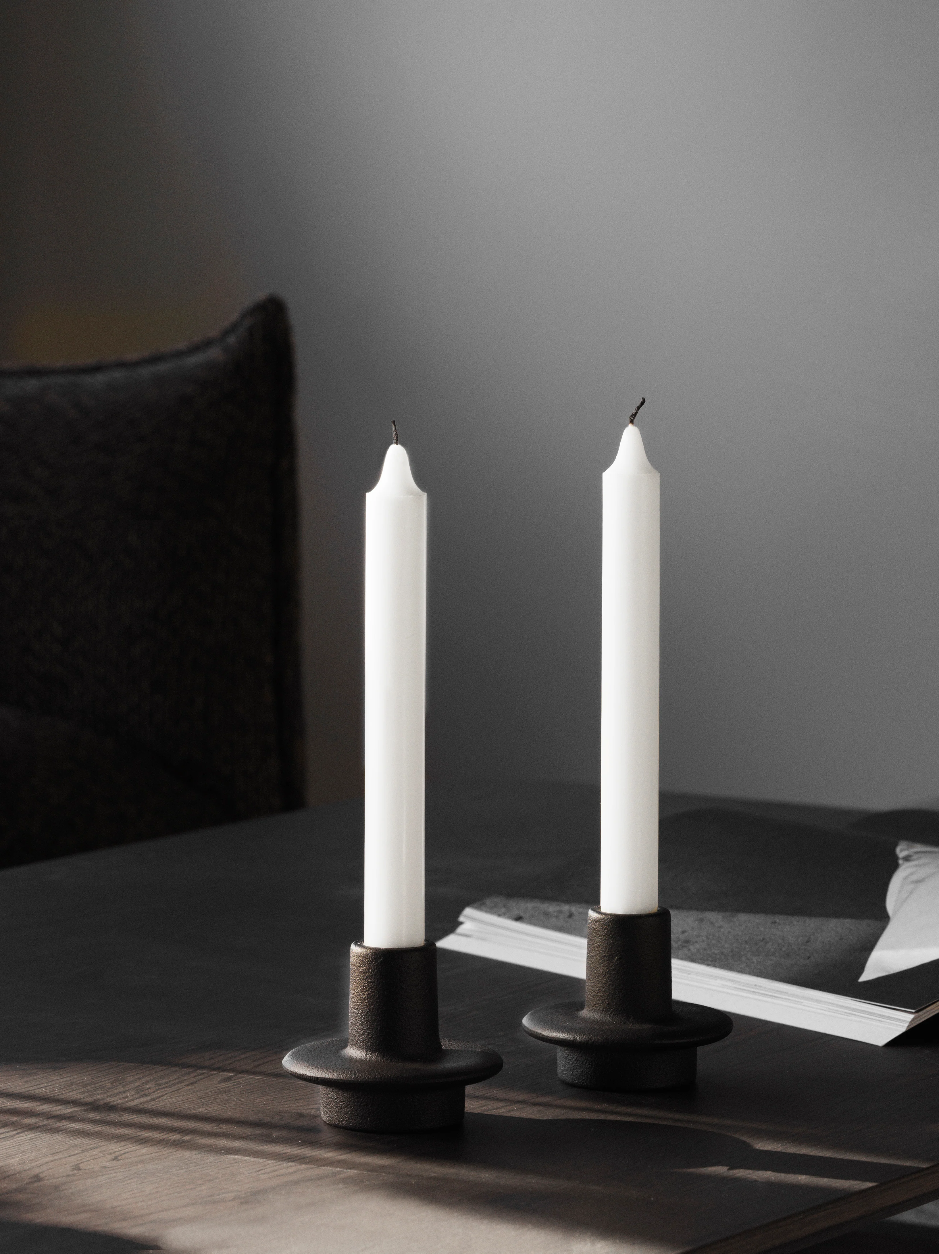 Świecznik HEIMA CANDLESTICK czarne żeliwo - Image 5