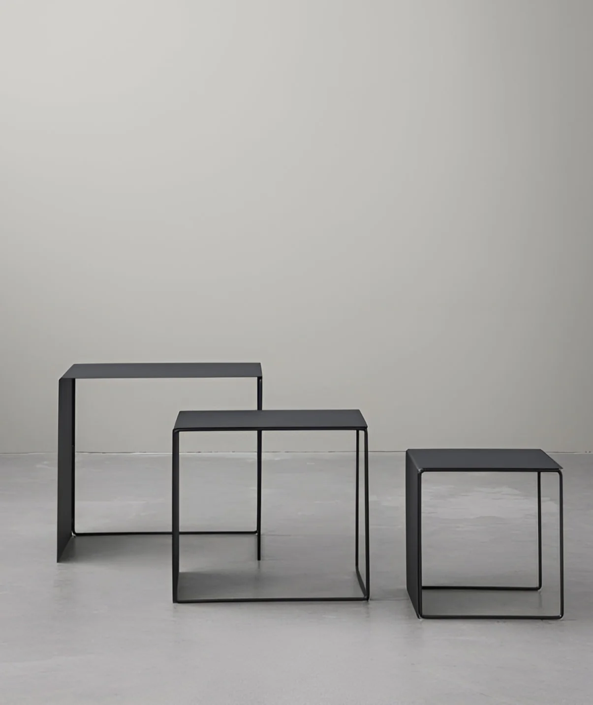 Zestaw stolików kawowych CLUSTER TABLES czarny - Image 3